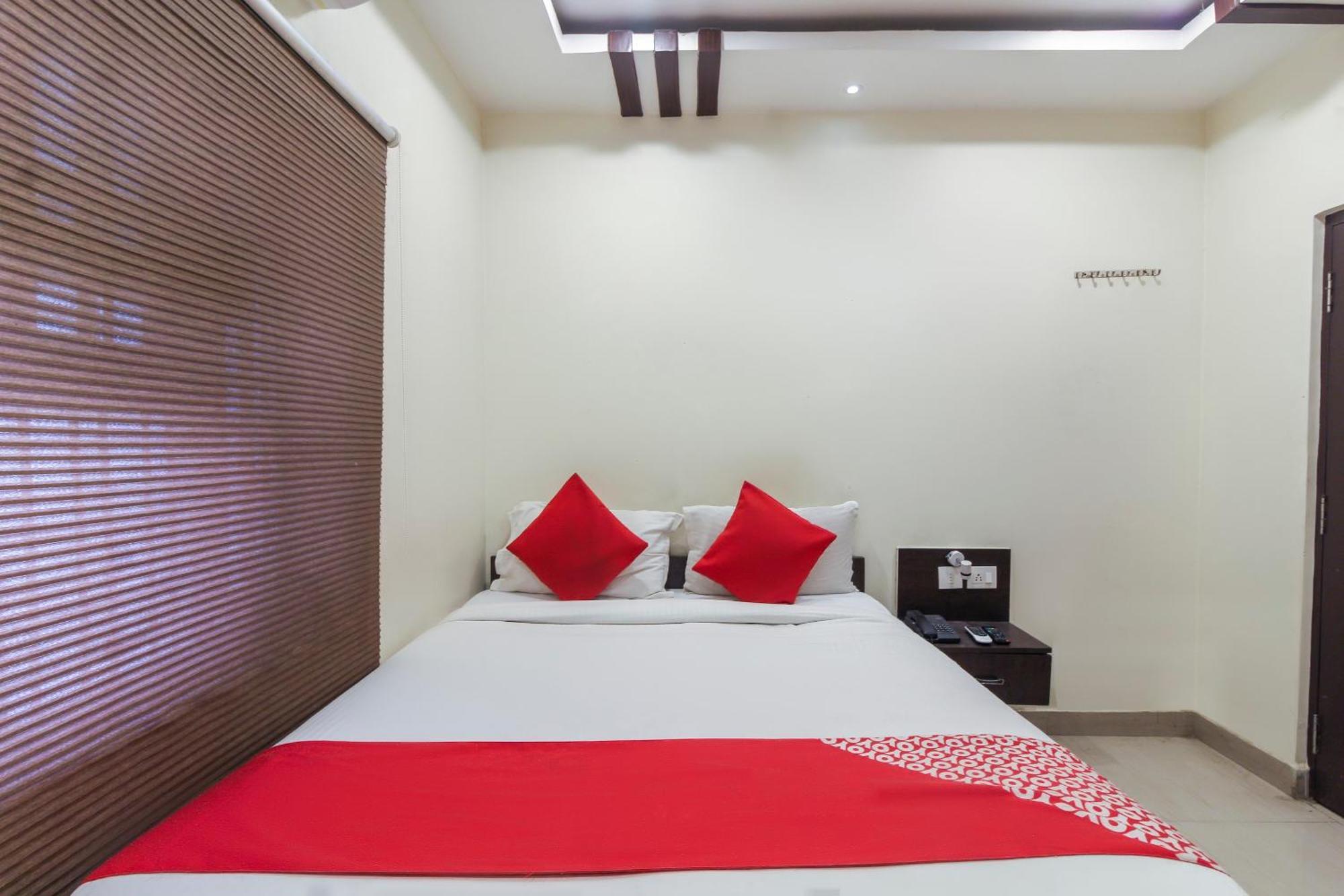 Hotel O Sri Harsha Residency Near Jntu Metro Хайдарабад Экстерьер фото